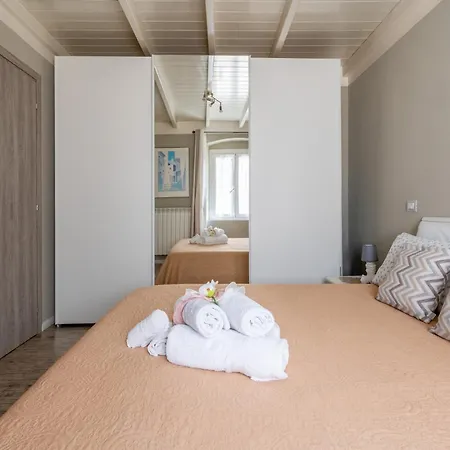 Simone Vacanze - Da Gina Таджа